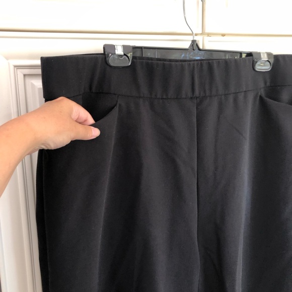 Torrid ladies dress capris - Picture 3 of 8